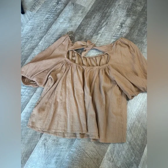 Old Navy size LARGE tan top, puffy sleeve-elastic cuff - Picture 13 of 13
